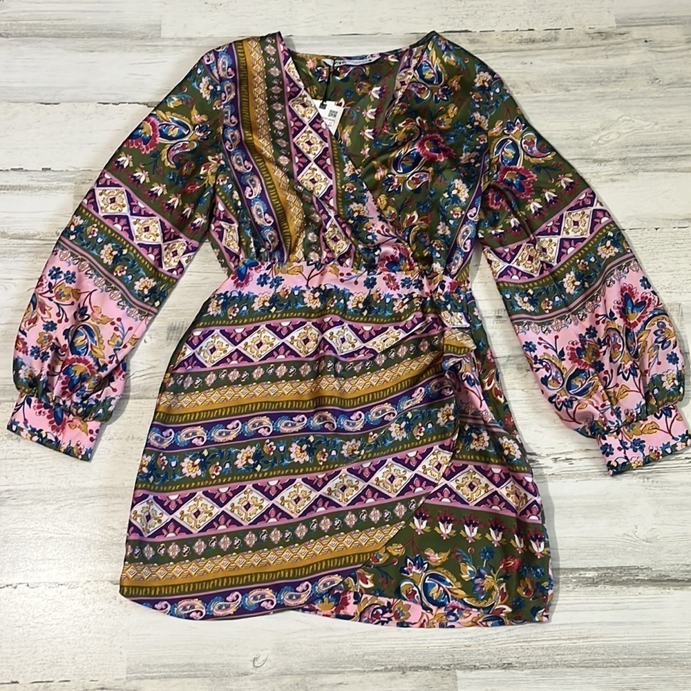Zara Silk Like Floral Blogger Favorite Dress Size XS.  NWT - Picture 7 of 12